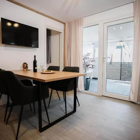 Lux Mobile Homes - Two Bedroom With Private Hot Tub Aria * Vodice