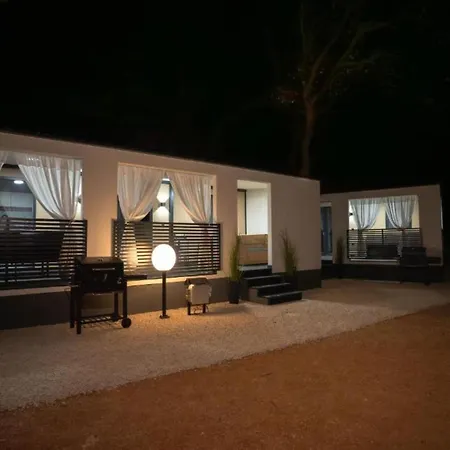 Σπίτι διακοπών Lux Mobile Homes - Two Bedroom With Private Hot Tub Aria Βόντιτσε
